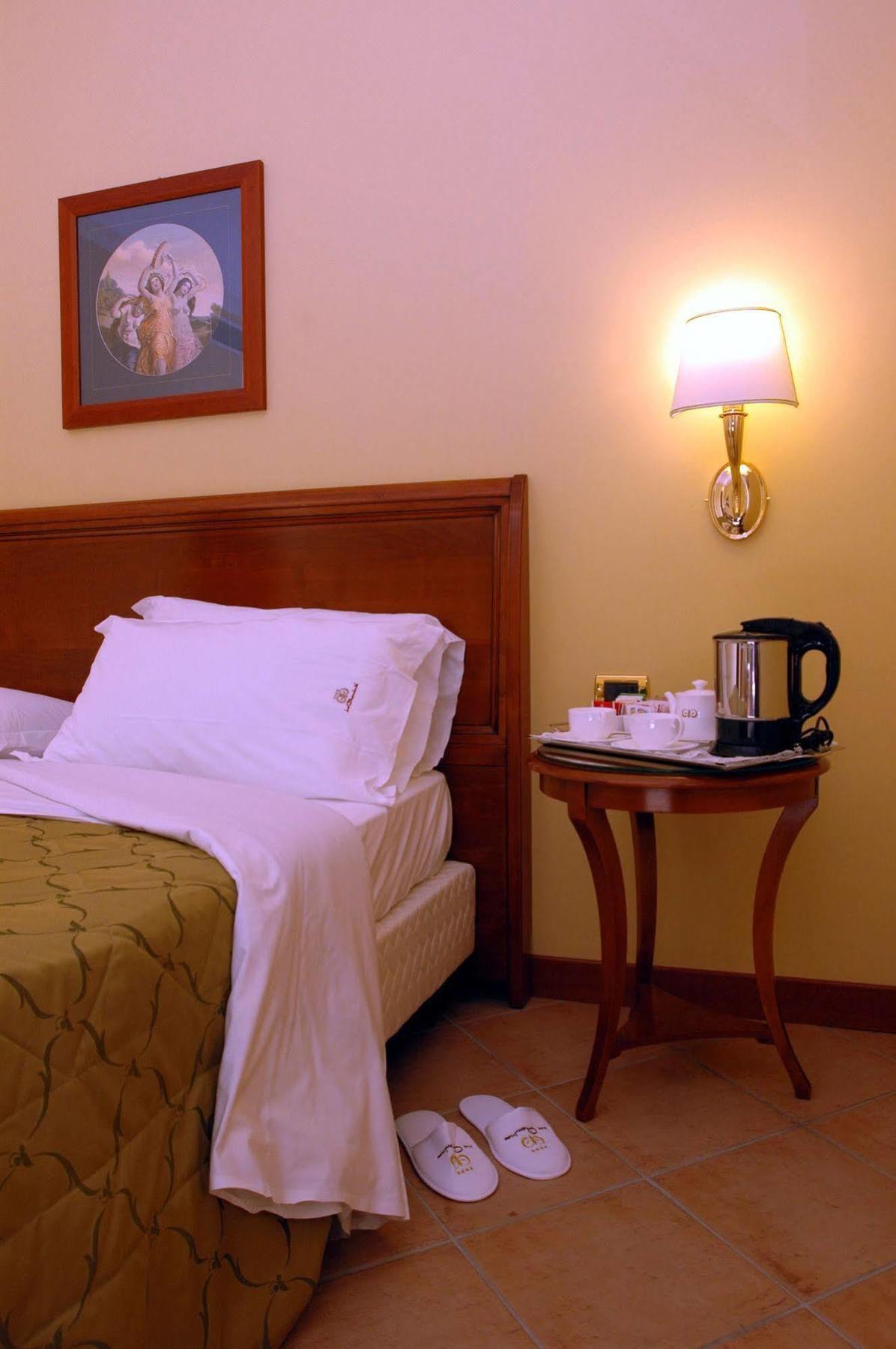 Le Cheminee Business Hotel 4*